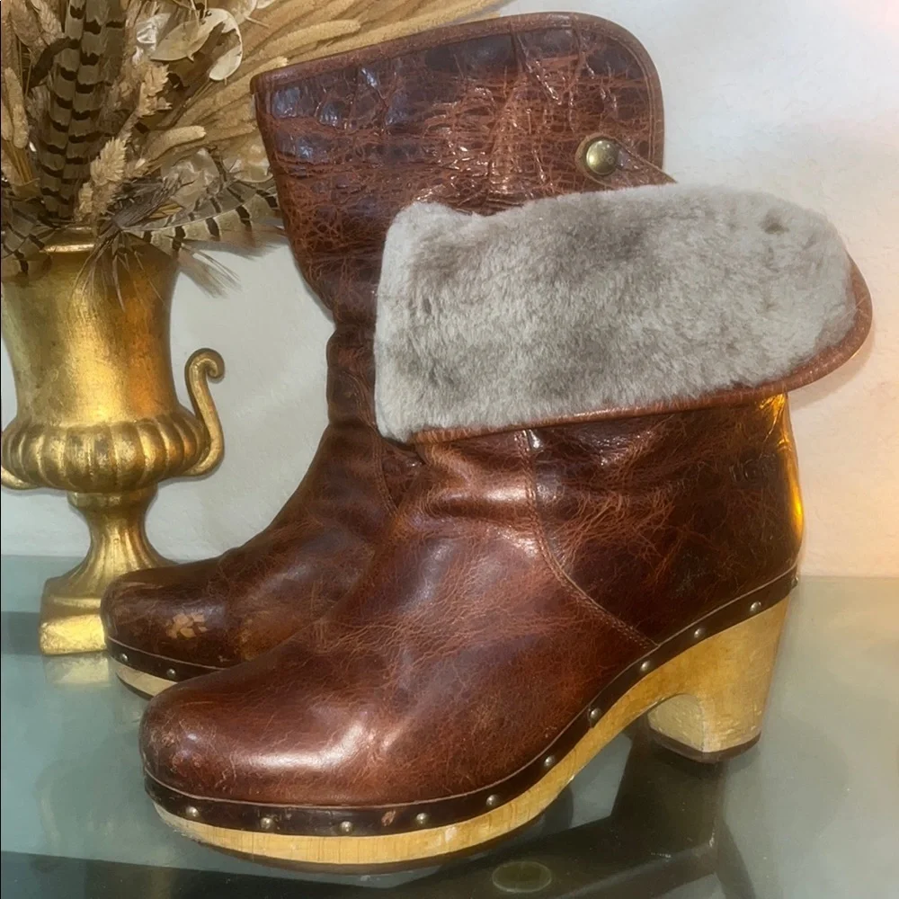 UGG Lynnea Leather Clog-Style Boots - Picture 5 of 6